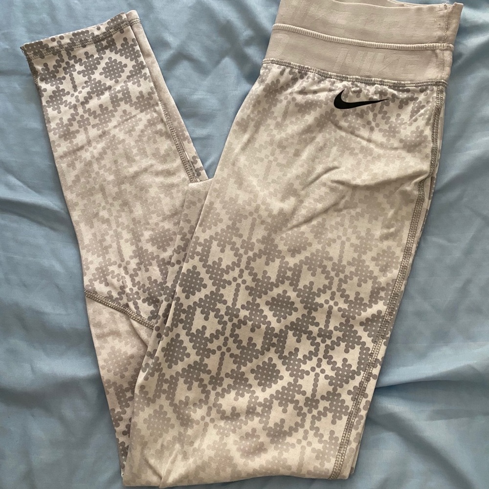 NIKE PRO LEGGINGS